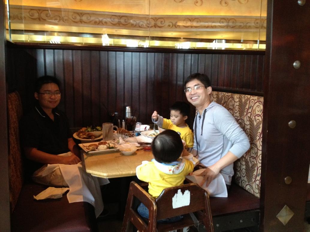 Ăn thôi, không chụp nữa.