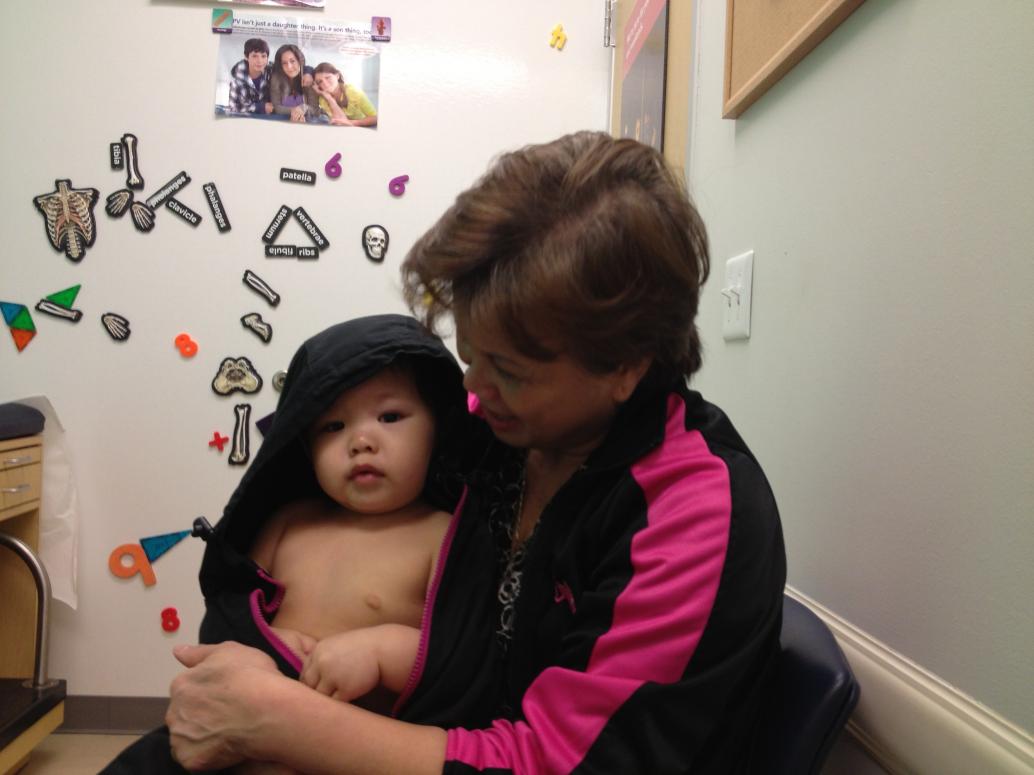 Em 18 tháng, nặng 12.2kg (27lbs)