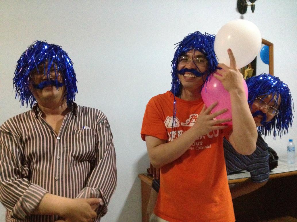 BácHoàng ,Bác Đảnh, và Ba có râu tóc đẹp