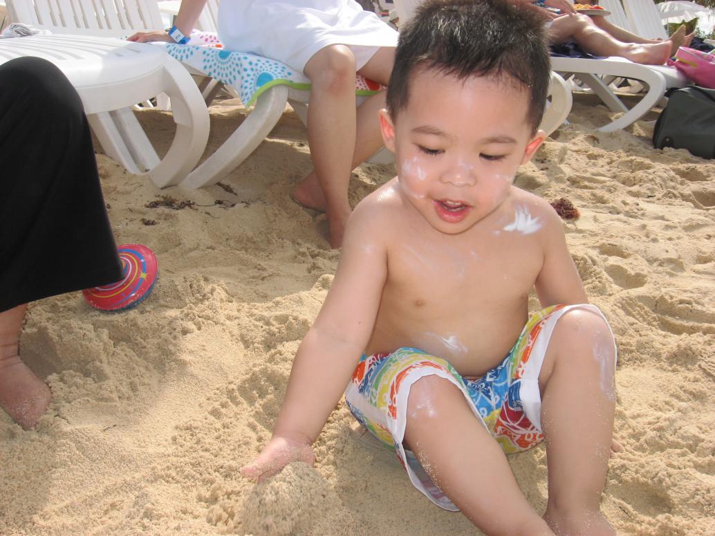 ...thêm miếng cát này nữa Nội ơi...