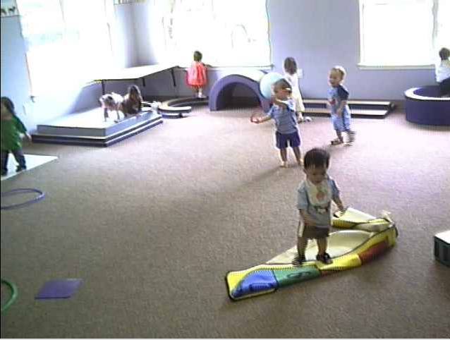 Thỉnh thoảng chơi trong phòng lớn