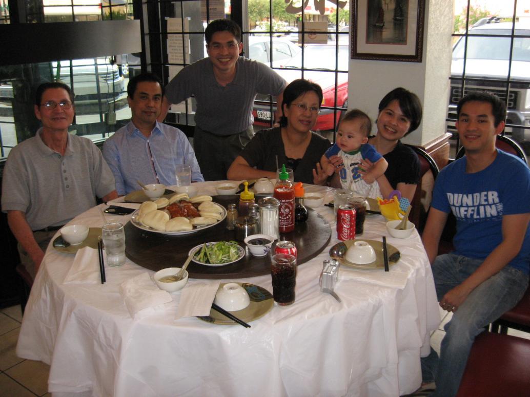 Bánh bao với vịt Bắc Kinh ở đây ngon lắm