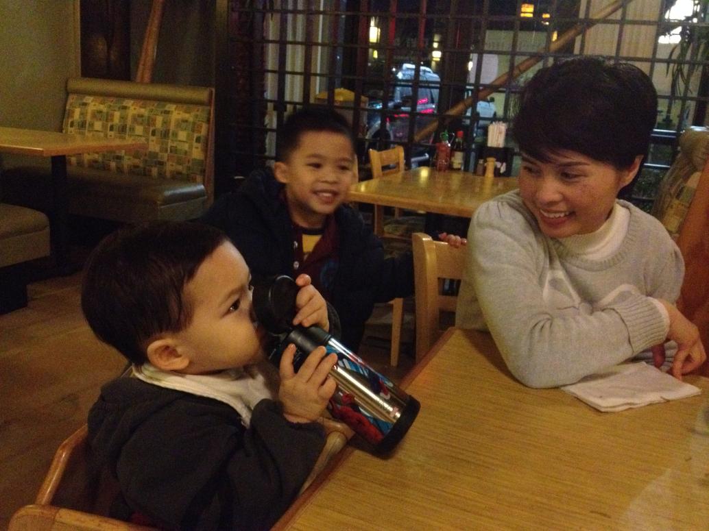 Cúc Ky chưa ăn đã nhậu sữa.