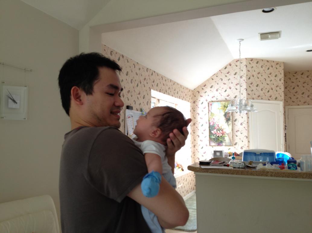 Chú Lâm bồng em lần đầu tiên.