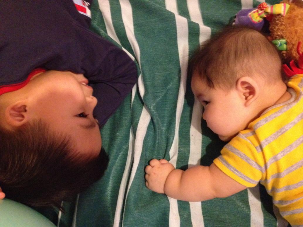 Tối về gặp anh Hai chơi mệt thôi.