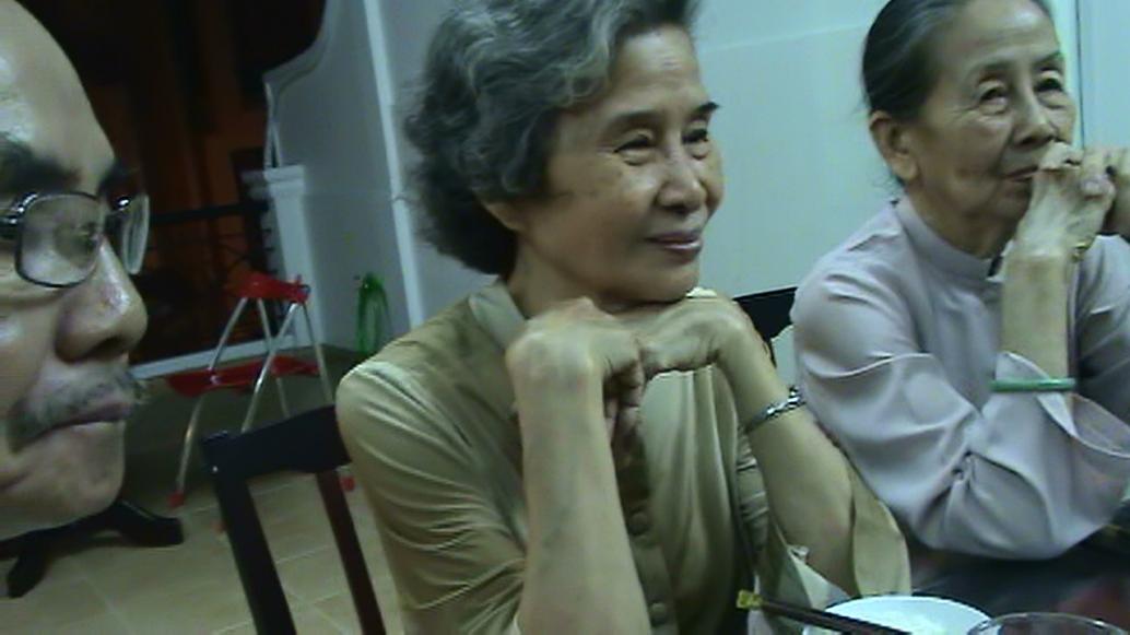 Ngày 2/17/2011 Ba đi VN rước Ông Bà Ngoại qua Mỹ chơi. Ngày 2/20 mọi người tụ tập ăn uống tiễn Ngoại lên đường.