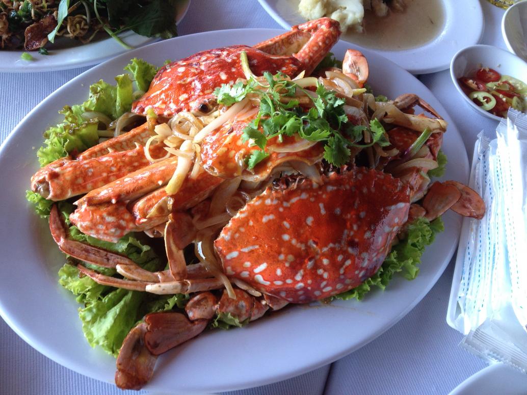 Tối ra nhà hàng ăn ghẹ nữa, hehe.