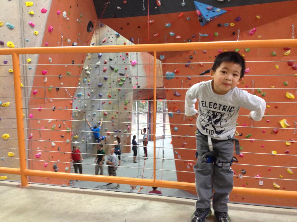 Ngày 1/12/2014 Anh Hai đi sinh nhật bạn