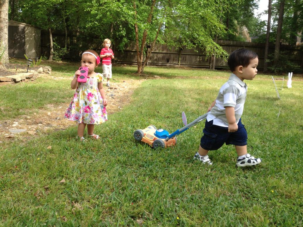 Ủa sao lại bỏ đi vậy?  Còn đang suy nghĩ mờ?