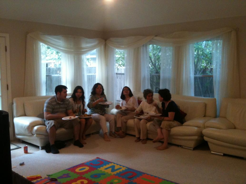 Đây là các Bà em họ của Ông Ngoại.