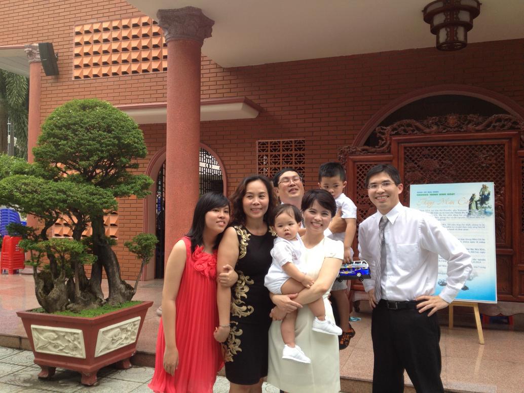 ..gia đình Má Ba.  Cám ơn Bác Hoàng thiệt nhiều.