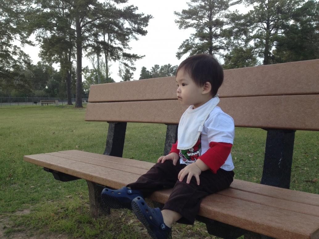 Em hay ngồi dòm dòm coi coi trước...