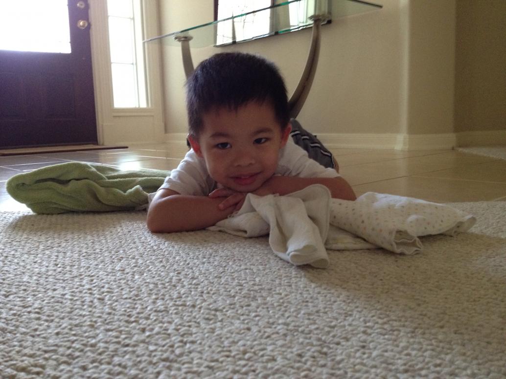 Con thích Nội và Chú Lâm lắm.  Ngủ dậy là hỏi liền, 'Where is everybody?'