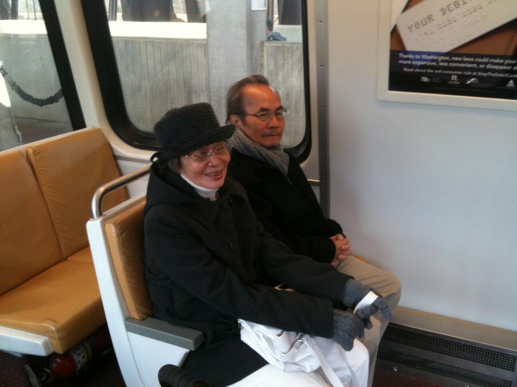 Sáng 4/3 cả nhà lại đi metro từ Virginia vô DC chơi tiếp. Hôm nay mặc đồ nhiều nhiều cho đỡ lạnh.