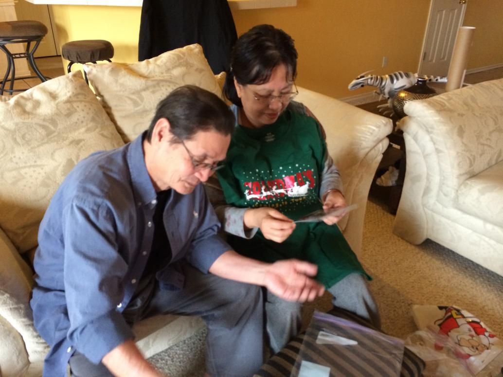 Nội cũng có quà của Đăng, Cúc Cu, Cúc Ky tặng