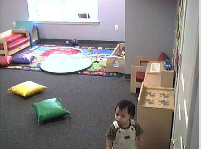 Thường thì các bạn về hết rồi mà Ba Mẹ vẫn chưa tới...