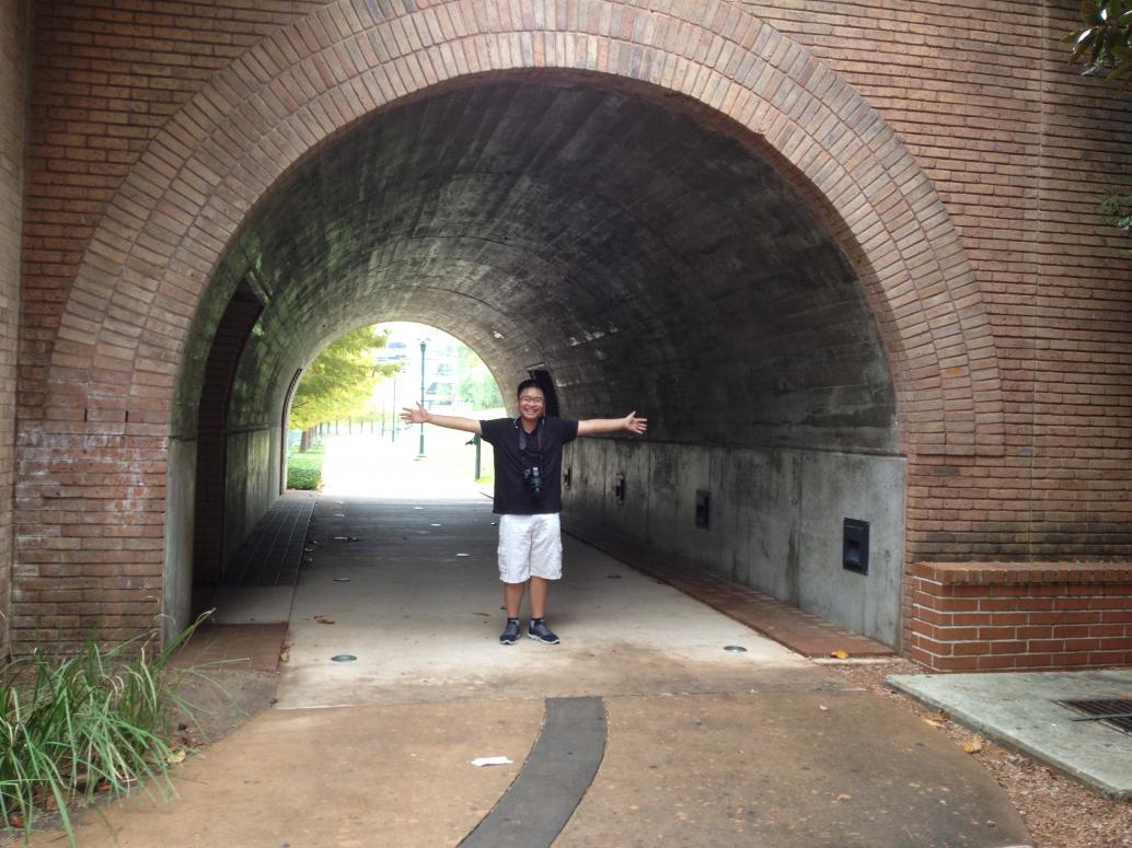 Anh Đăng thì toe toét.