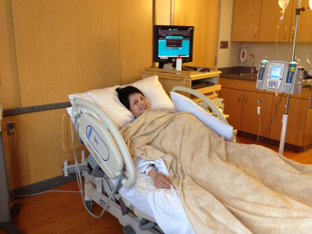 Trưa ngày 6/14/2012 bác sĩ kêu Mẹ vô bệnh viện lấy em ra. Đúng ra phải tới ngày 6/25.