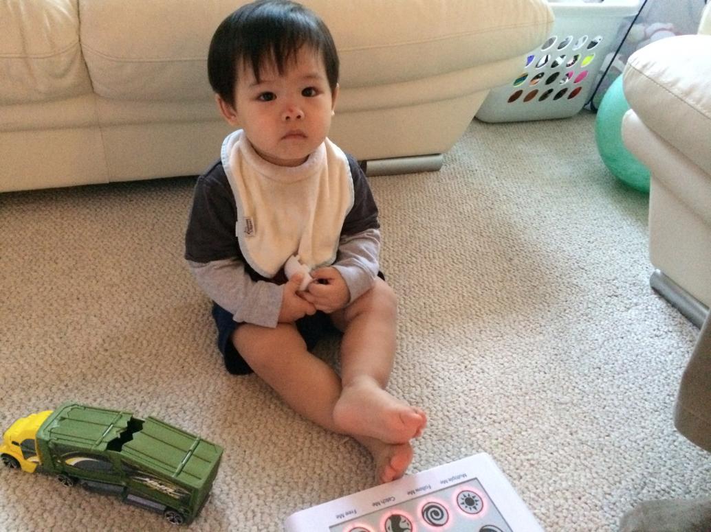 ..không cười không khóc...