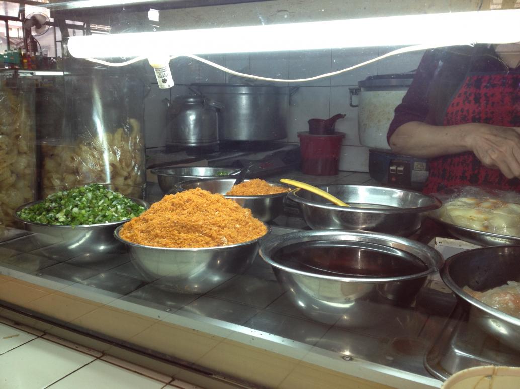 ..và bánh bèo, bánh ít, bánh ram...