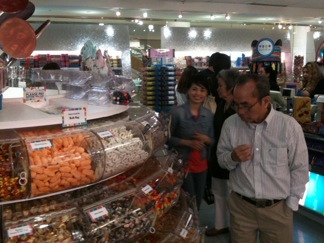 ...lựa kẹo ngọt ngọt...