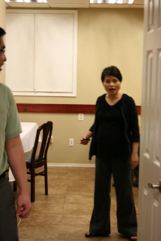 Ba Mẹ là người tới cuối cùng. Mẹ tưởng là đi ăn trưa với Ba, hóa ra là đi tiệc baby shower cho em.  Bất ngờ quá!!