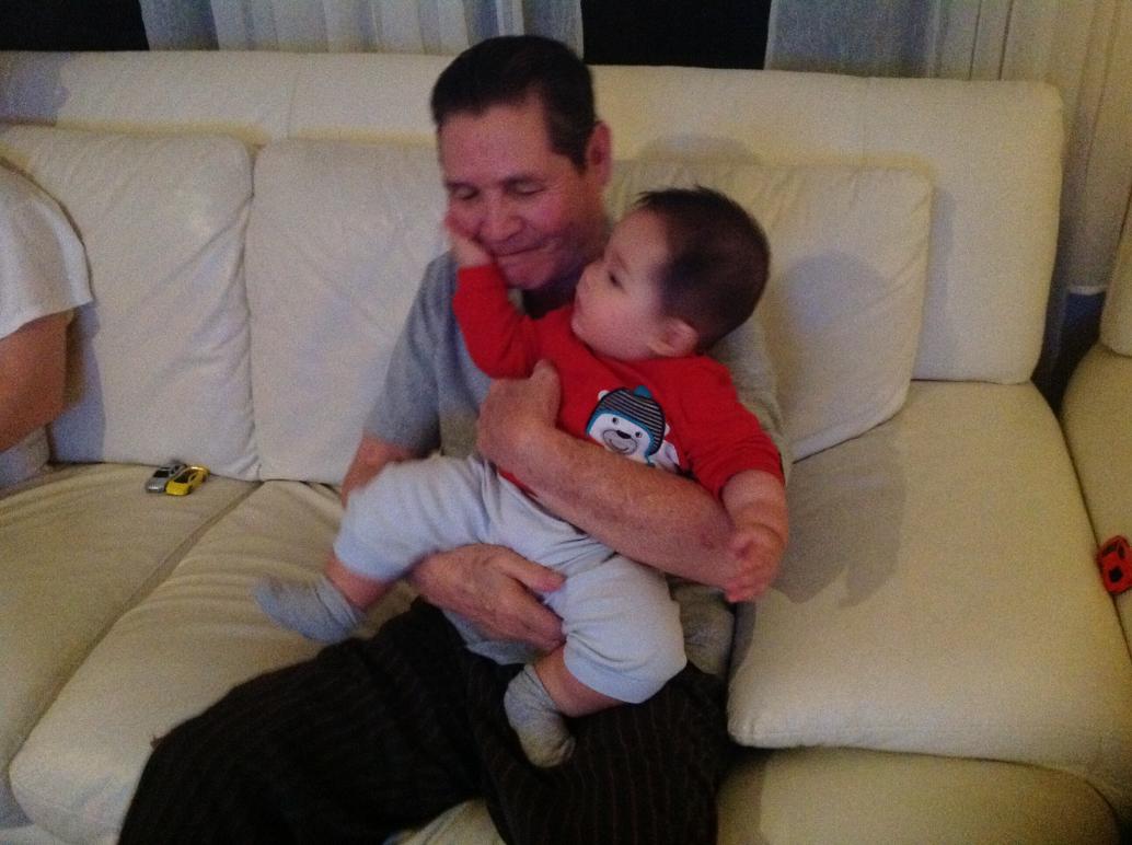 Cho Ông Nội bồng luôn