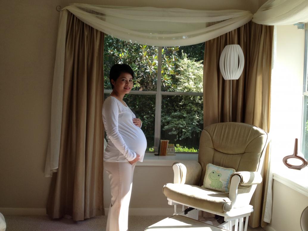 Ngày 5/26/2012 Mẹ chụp hình kỷ niệm với em lúc 36 tuần.