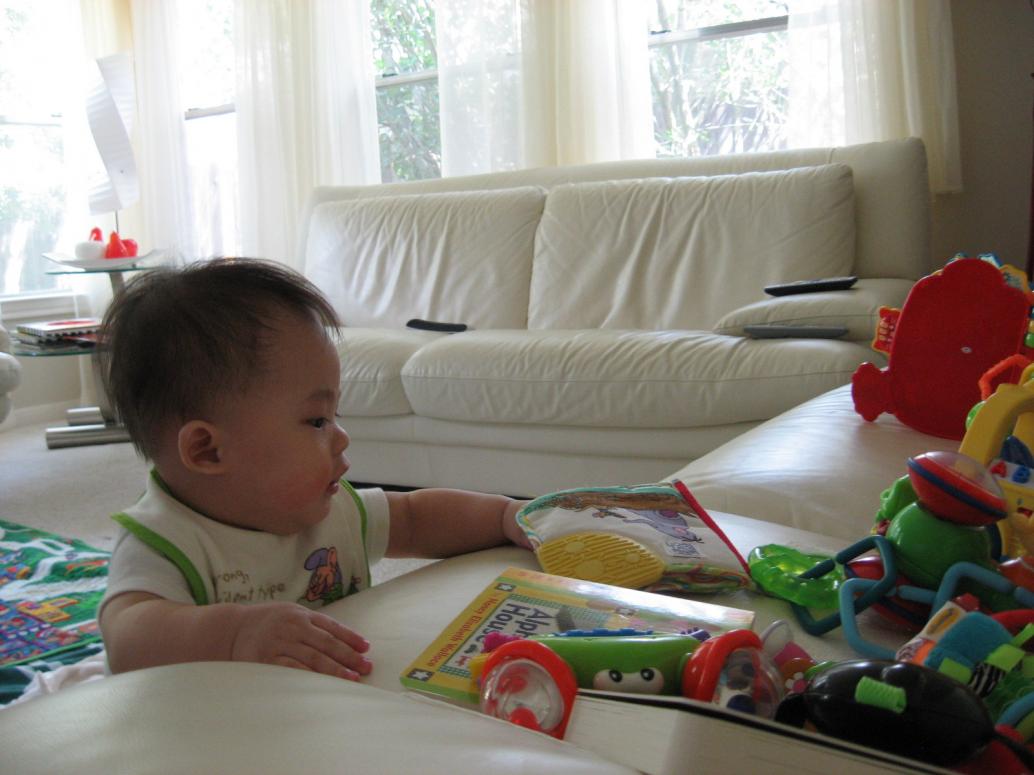 ...aaa...đồ chơi đây rồi