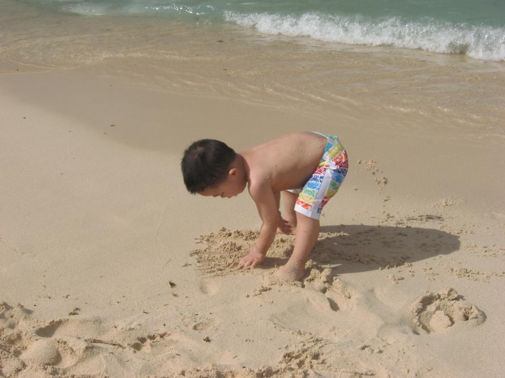 ..nhưng mà chơi cát là vui nhất...