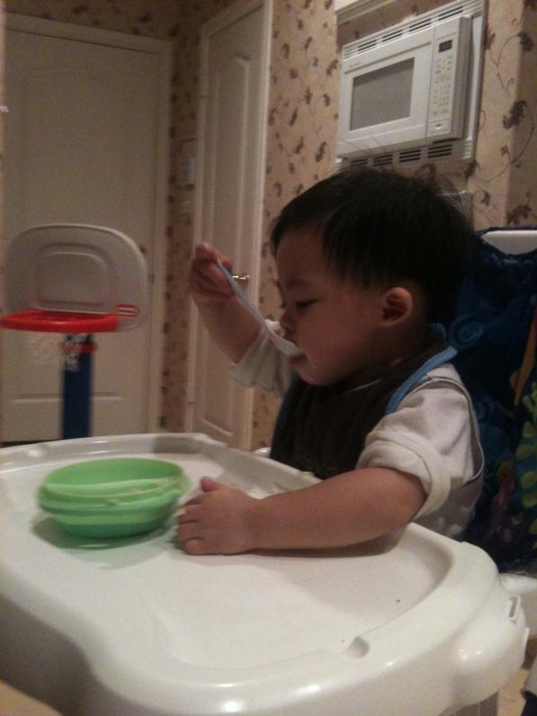 Nhưng mà con vẫn ăn ngoan lắm đó Ba.