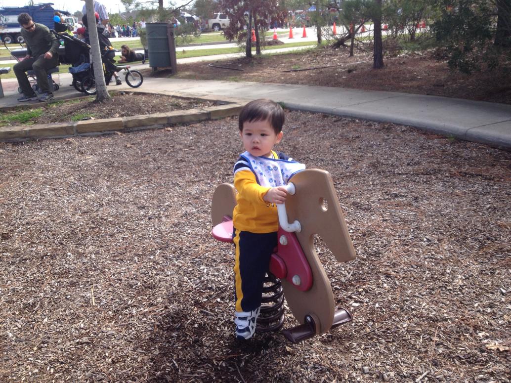 Em thích con ngựa này hơn.