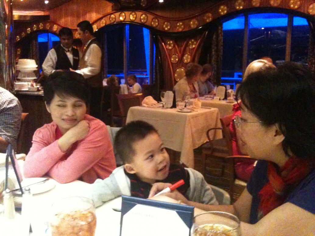 Nội vẽ con khủng long nữa đi Nội.