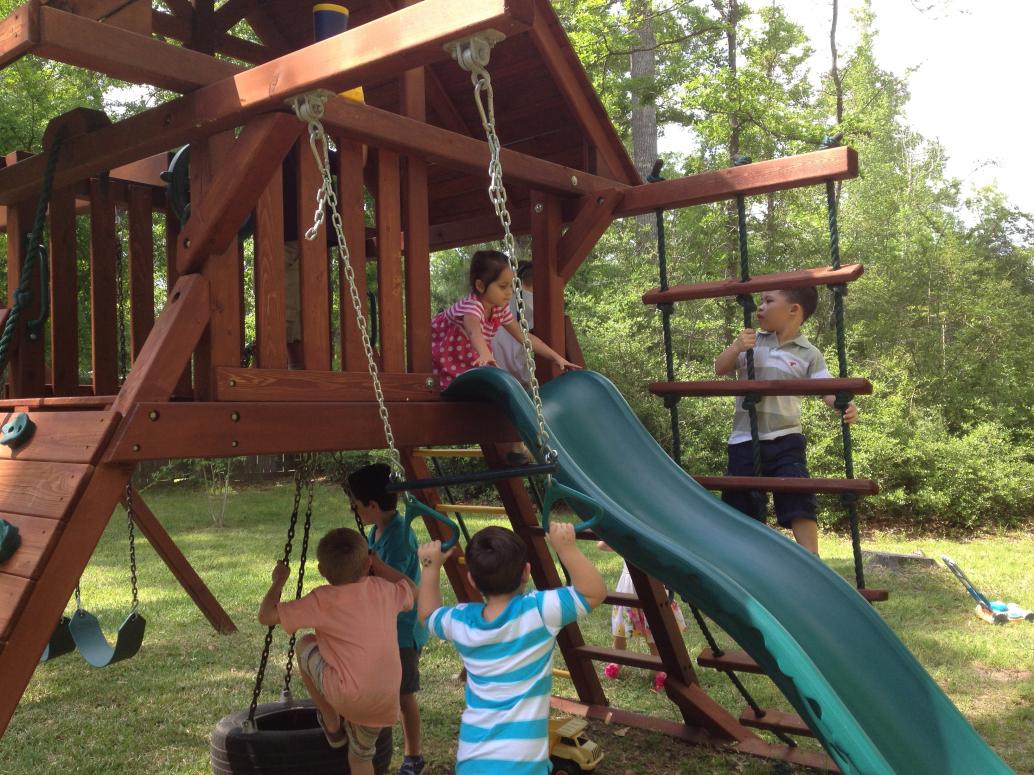 Anh Hai cũng gặp một bạn xinh xinh.