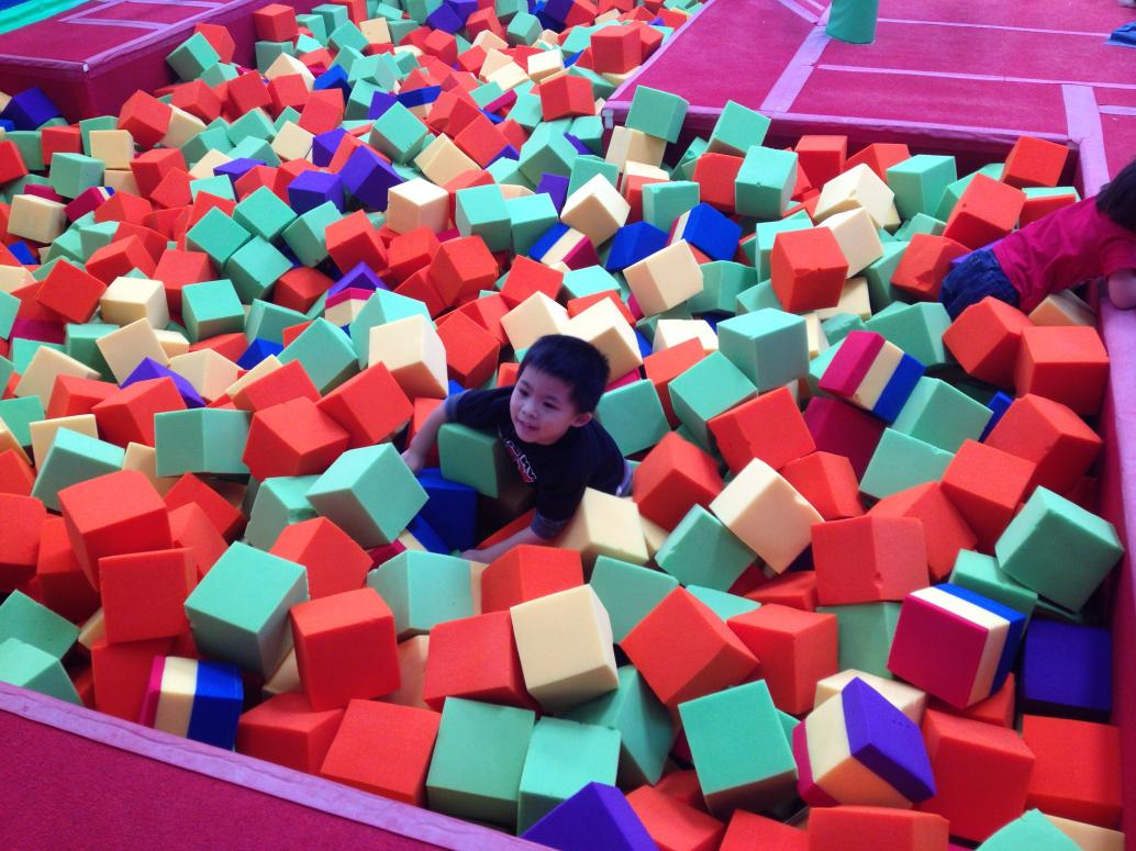 ...và rới xuống cái đống này.