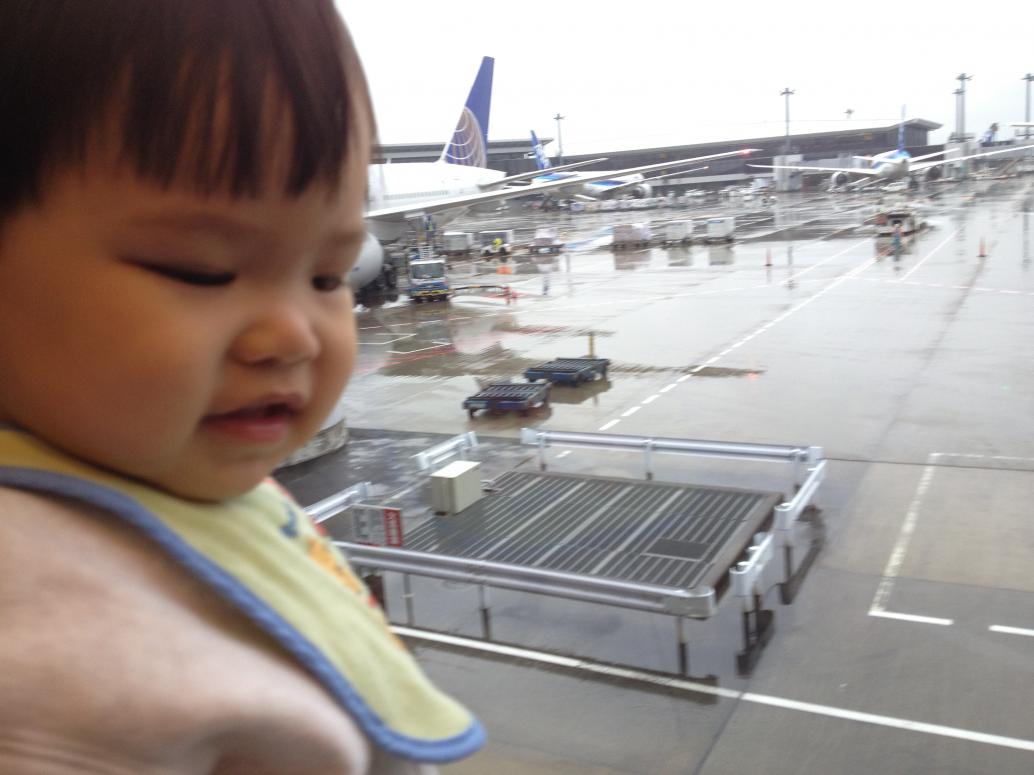 Tạm biệt Sài Gòn, chuẩn bị lên máy bay.