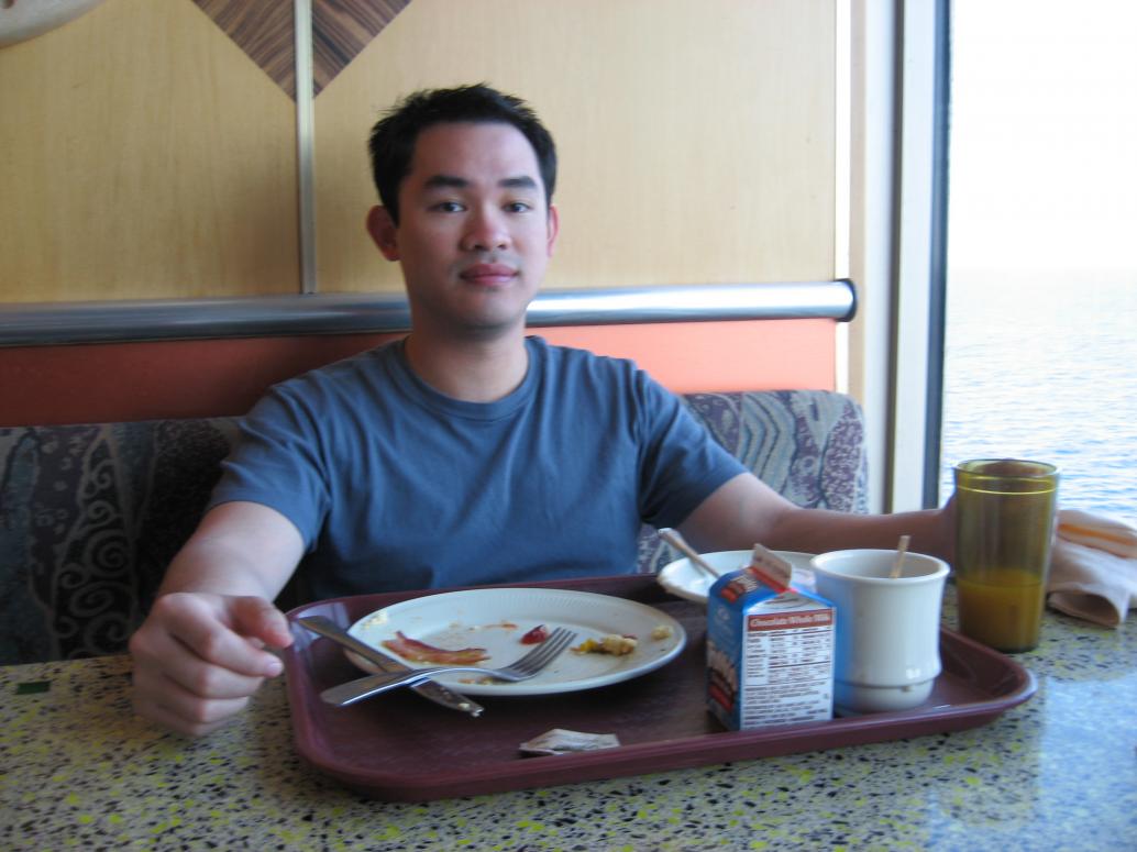 Với Chú Lâm chắc là những lúc theo con mệt phờ, hihi!