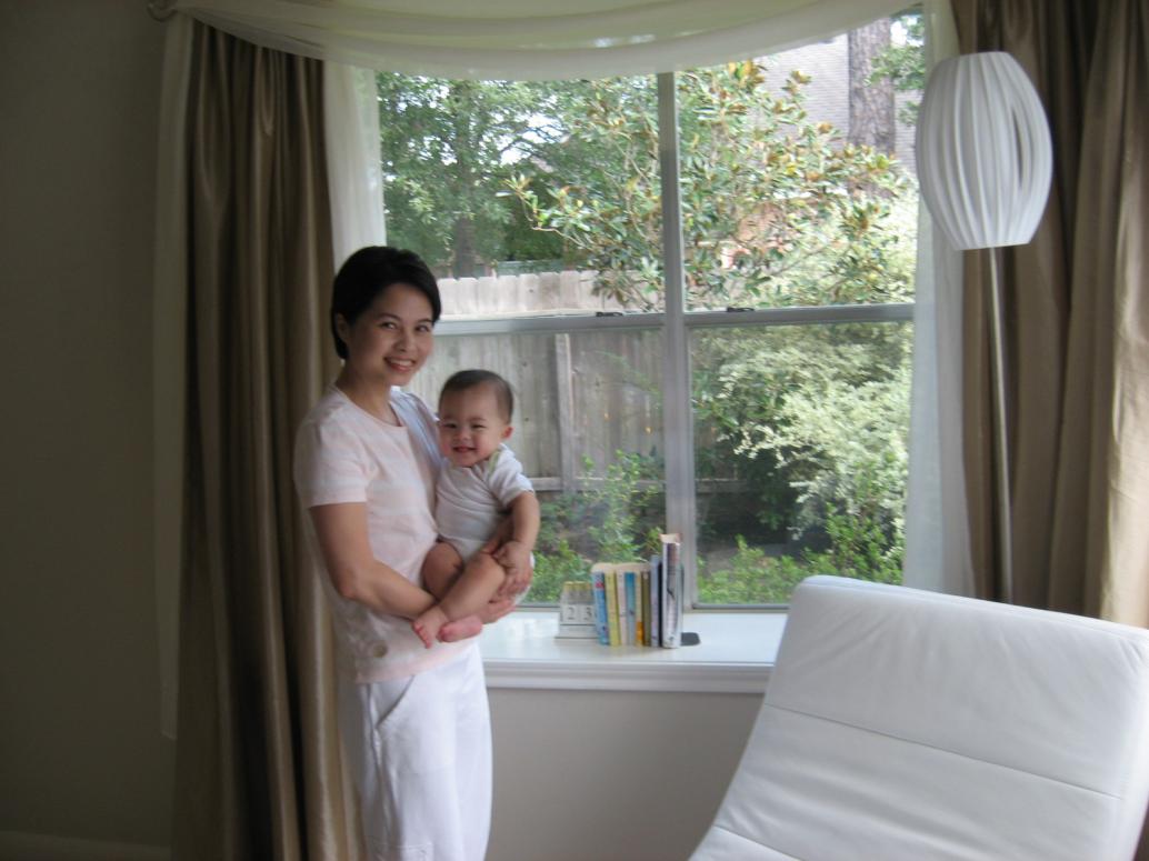 7 tháng (8/2009) con bò lung tung, chụp hình mà không yên... 