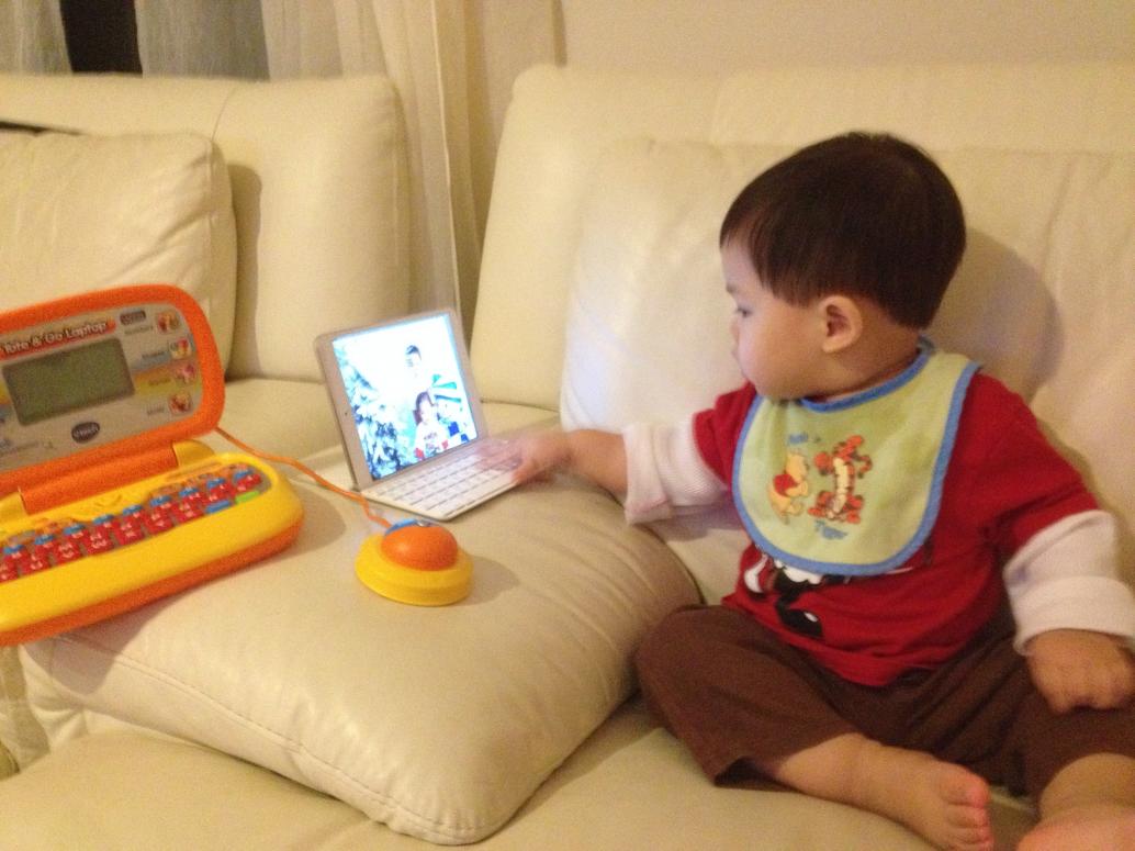 ...tới cái mini ipad của Ba...