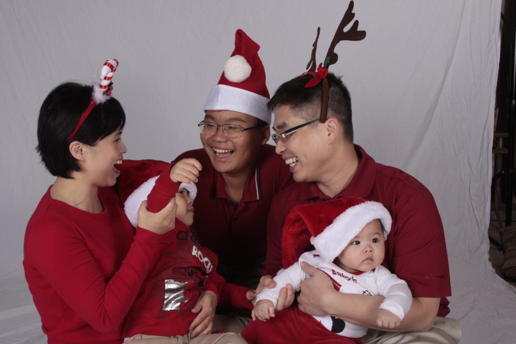 Sau 2 tiếng đồng hồ nhăn răng, khà khà, cuối cùng cũng xong, được 342 tấm. Năm sau chụp tiếp, hì hì!!