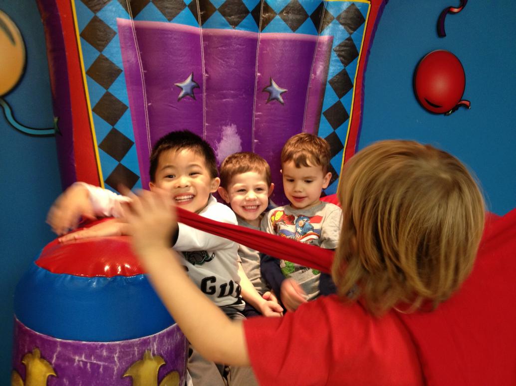 Sau đó có thêm Jake