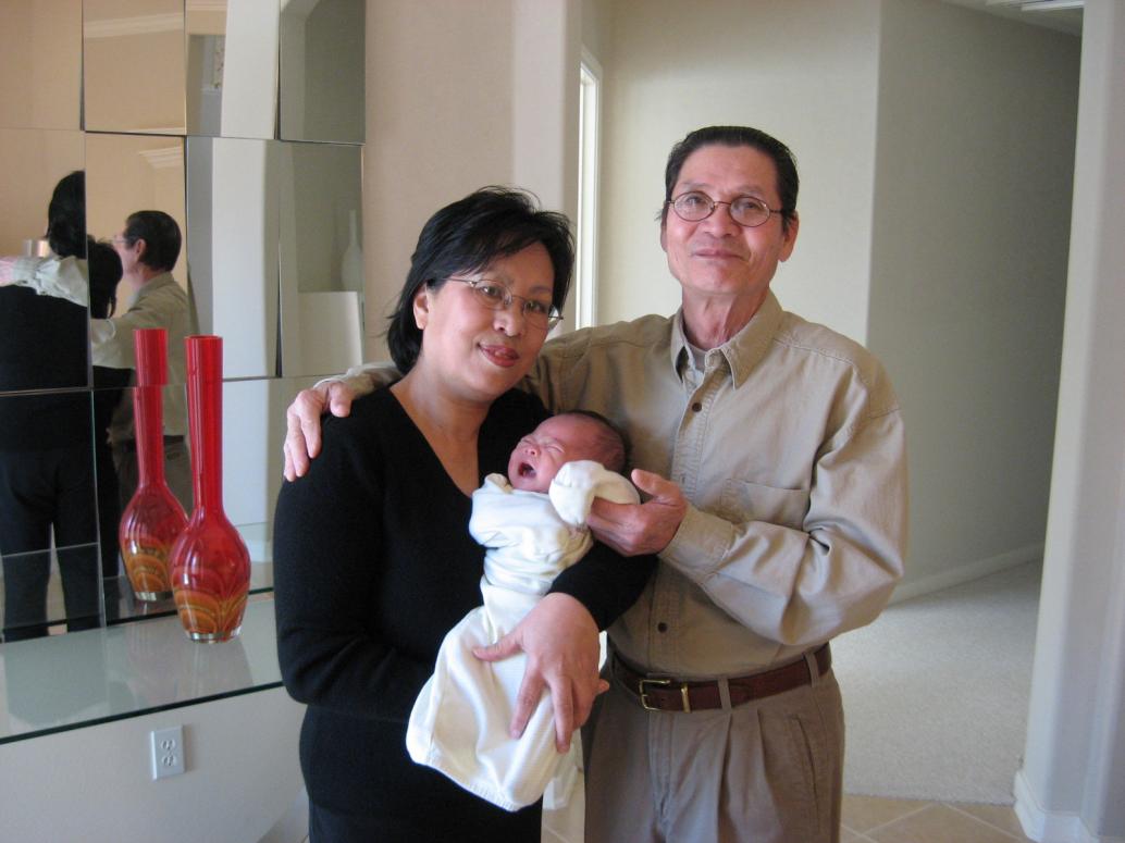 ...giống như 3 năm về trước..hihi, con khóc bí bum...