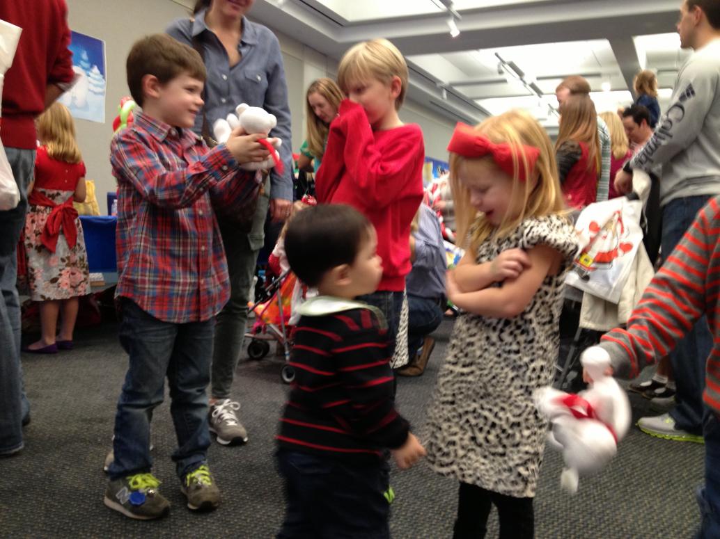 Em làm quen với chị đẹp.