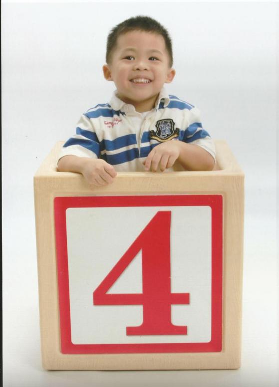 Cúc Cu 4 tuổi mà lúc nào cũng nói là mình 5 tuổi