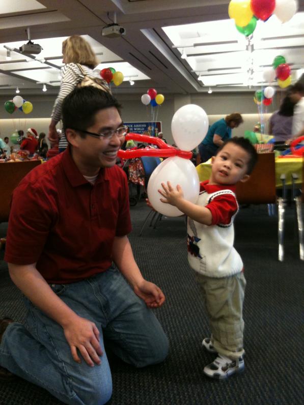 A, có bong bóng nữa..