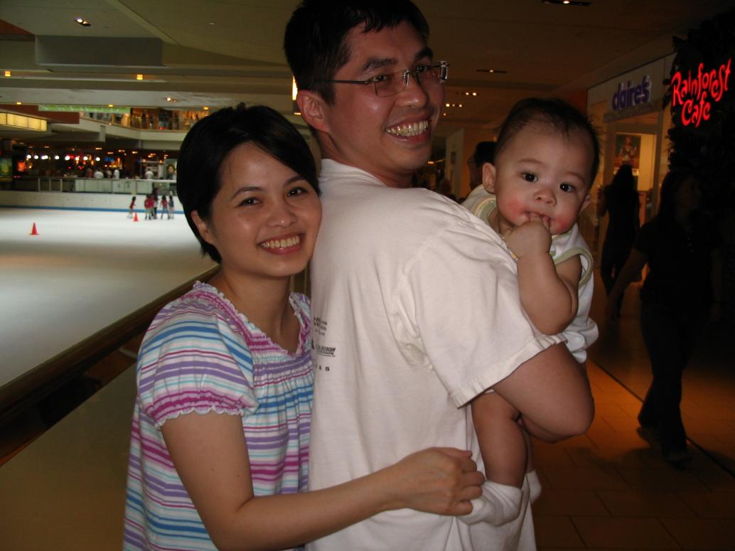 Cả nhà vô Galleria Mall chơi