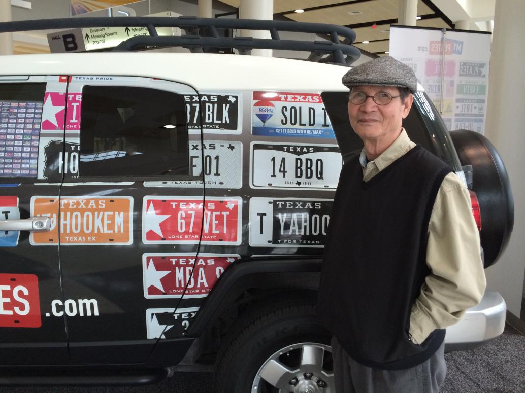 Ngày 1/23/2014 Ông Nội, Ba, và Chú Lâm đi coi triển lãm xe.