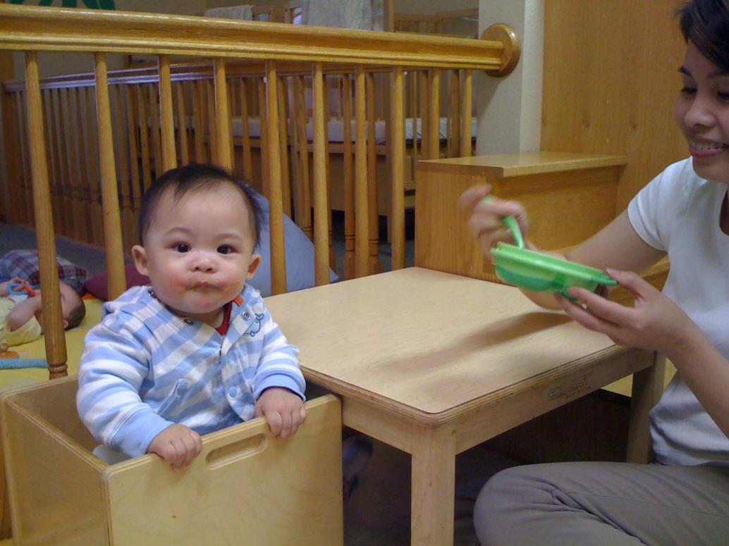 trưa nay Mẹ đút con hả Mẹ?