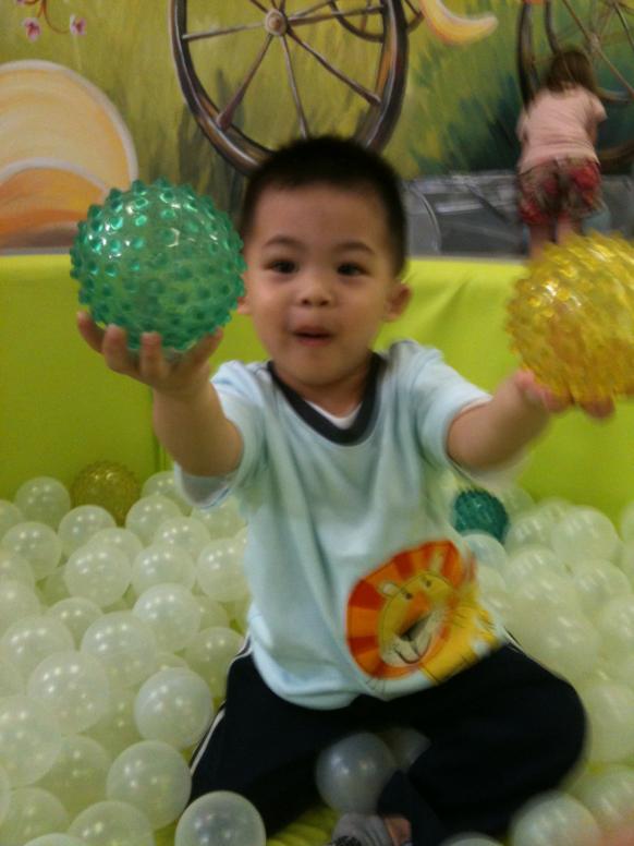 ...banh nữa nè Ba..