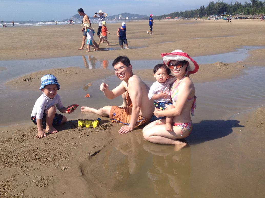 Anh Chu chụp cho nhà mình tấm hình kỷ niệm Vũng Tàu.